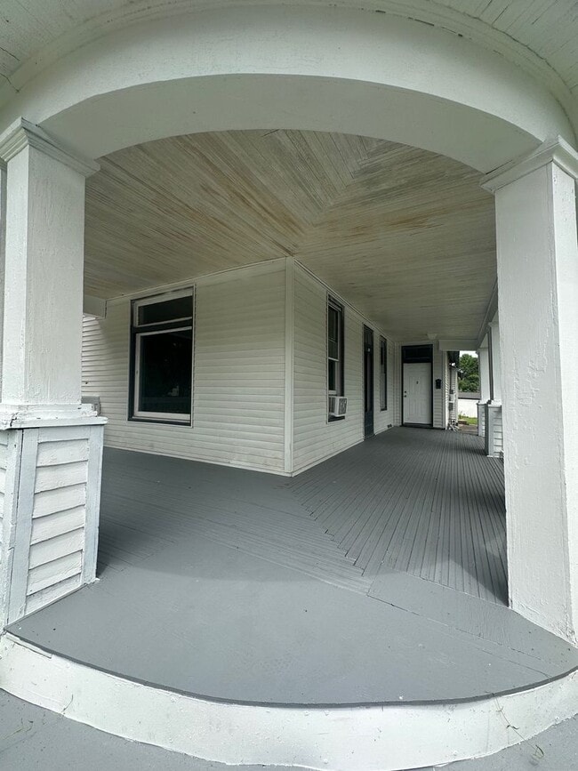 Building Photo - 1141 Chestnut St