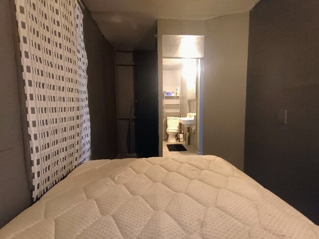 Building Photo - 9 Nutt Ave