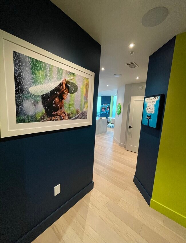 Foyer - 400 W Peachtree St NW