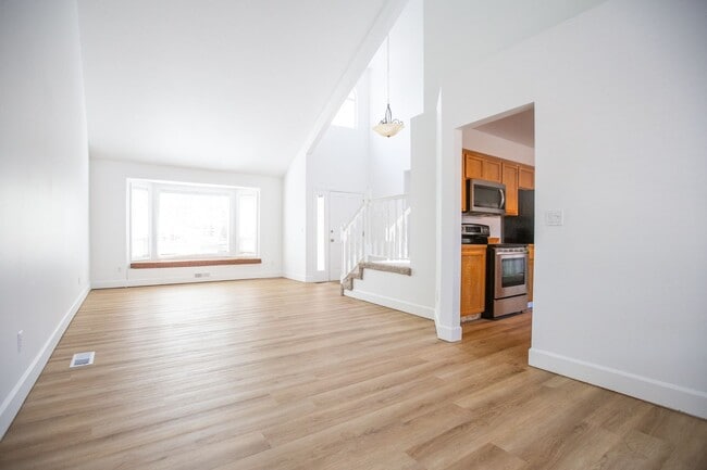 Building Photo - 8471 SW Bonaventure Ln