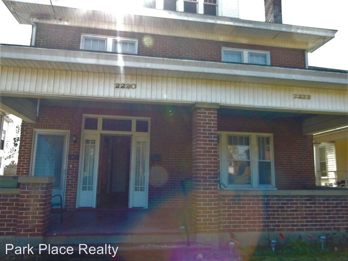 Primary Photo - 2222-2222 Memorial Ave SW