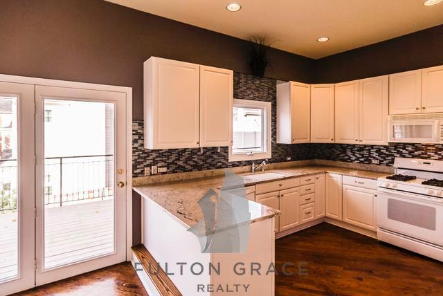 Foto del edificio - 2243 N Greenview Ave