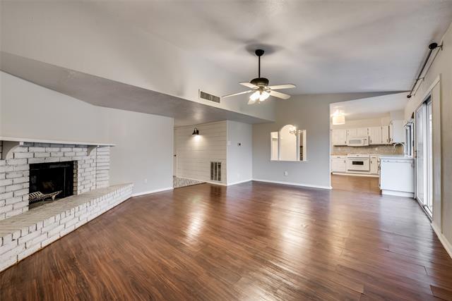 Foto del edificio - 2504 Crestmoor Ct