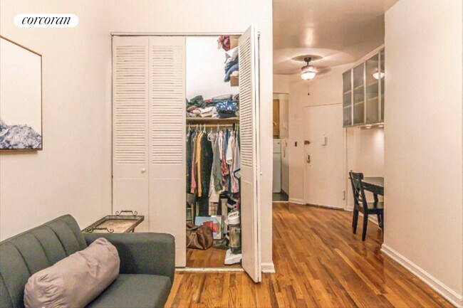 Foto del edificio - 205 E 89th St