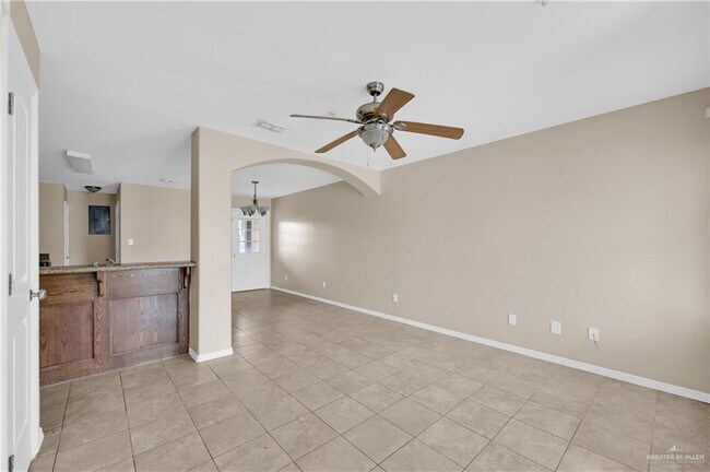 Building Photo - 1607 W Omni Ave