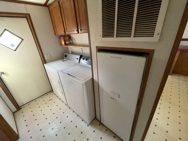 Foto del edificio - 1157 Overbrook St NW