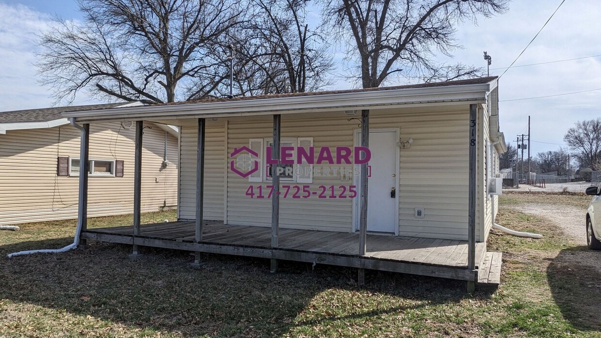 Primary Photo - 2 Bedroom Home Available Now!