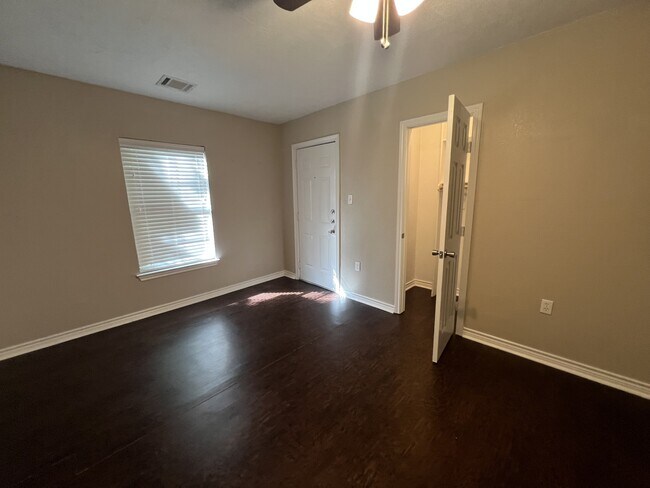 Foto del edificio - 605 Highlands St