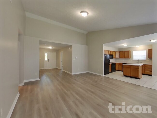 Foto del edificio - 477 Yorktown Ln