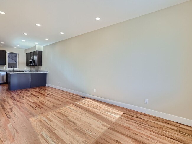 Foto del edificio - **Move In Specials** Brand New 4 Bedroom 3...