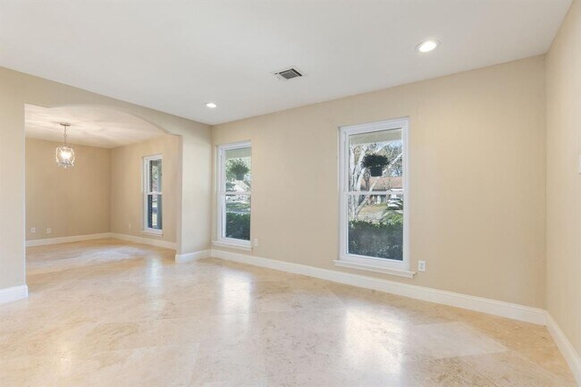 Foto del edificio - 12215 Westmere Dr