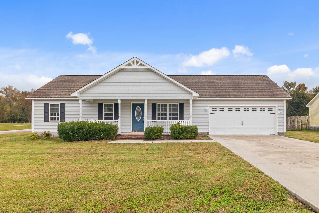 Foto principal - 3 Bedroom 2 Bathroom Home