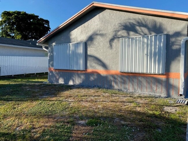 Photo - 2691 NW 8th St House