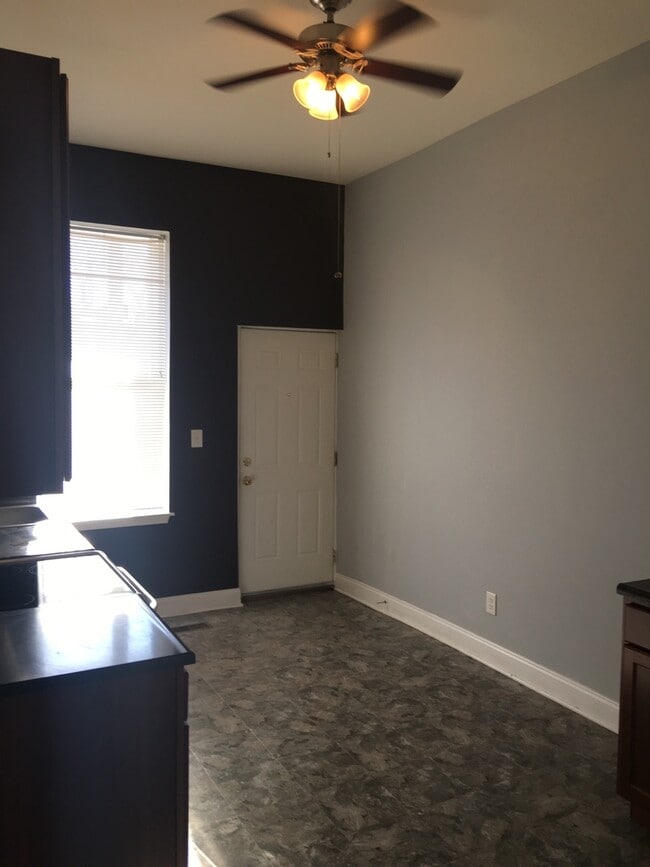 Building Photo - 2710 Armand Pl