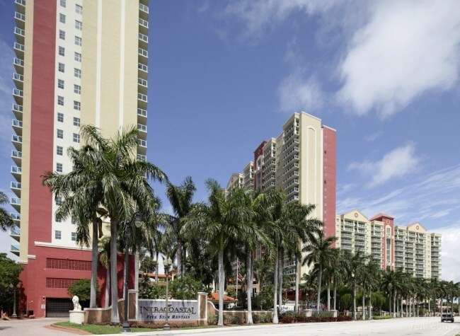 Foto del edificio - 16900 N Bay Rd