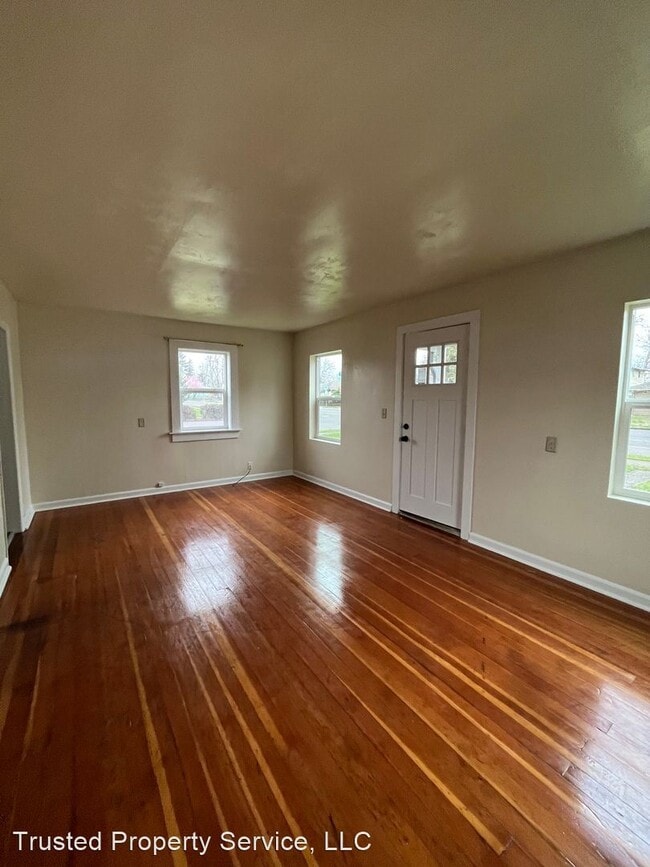 Building Photo - 3 br, 1 bath House - 860 Centennial Blvd