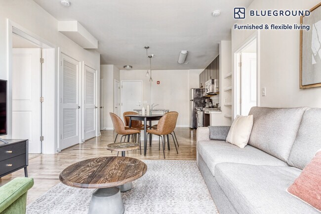 Foto del edificio - 360 H St NE