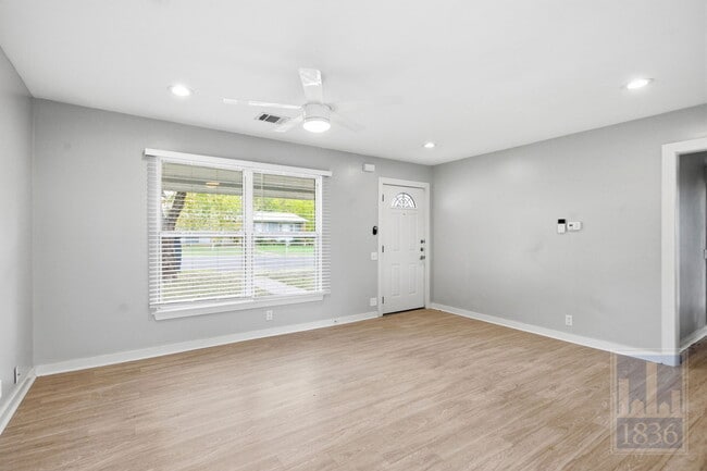 Foto del edificio - 5308 Overbrook Dr