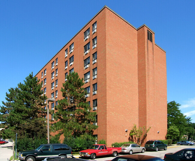 View from the southeast - Mill Pond Towers