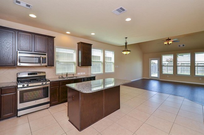 Foto del edificio - 21906 Cascade Hollow Ln