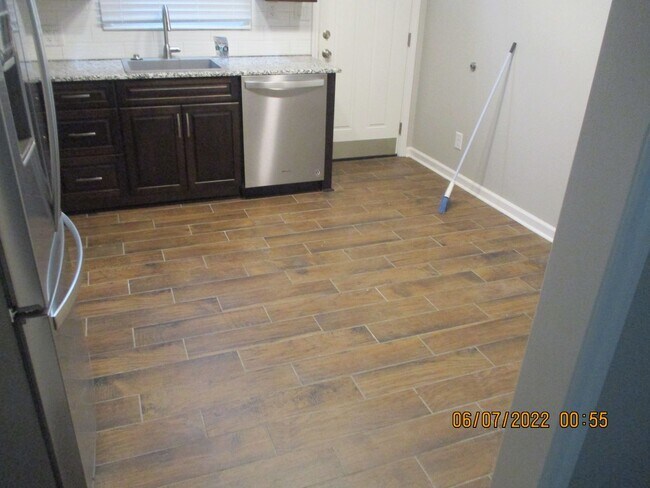 Foto del edificio - 2001 Barnesdale Wy