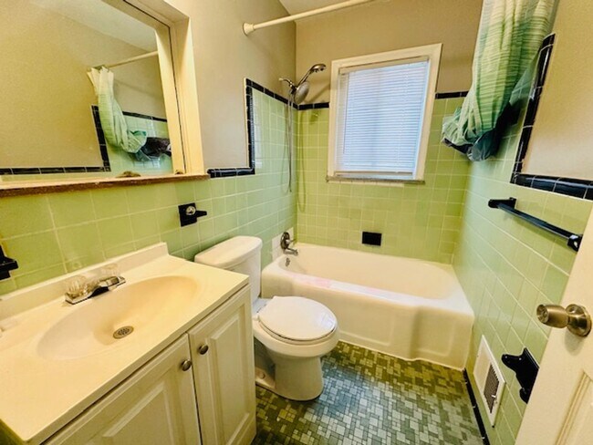 Foto del edificio - Three Bedroom 1 Bath House for Lease  Welc...