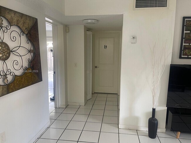 Foto del edificio - 8400 SW 154th Cir Ct