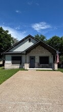 Building Photo - 909 N Randolph Ave
