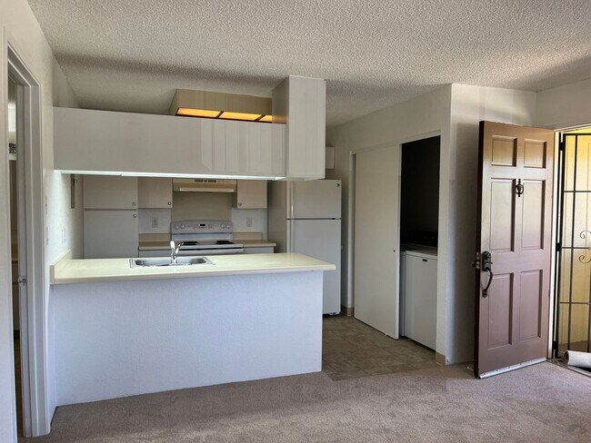 Building Photo - Ihona Townhouse (Waipio)  - 1 bedroom, 1 b...