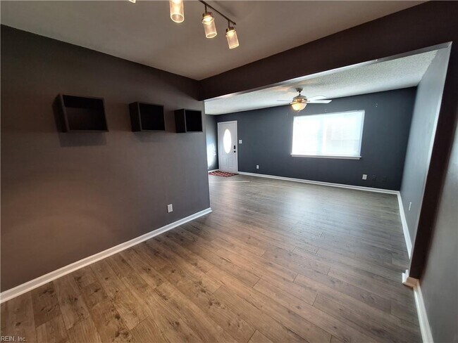 Foto del edificio - 1312 Sierra Dr