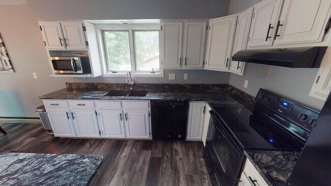 Building Photo - 325c Westbrook Dr