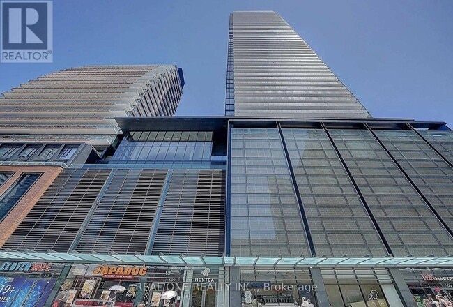 Building Photo - 501 Yonge St