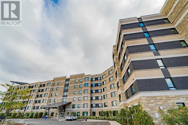 Photo du bâtiment - 7400 Markham Rd