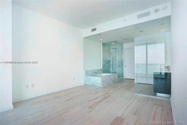 Foto del edificio - 480 NE 31st St
