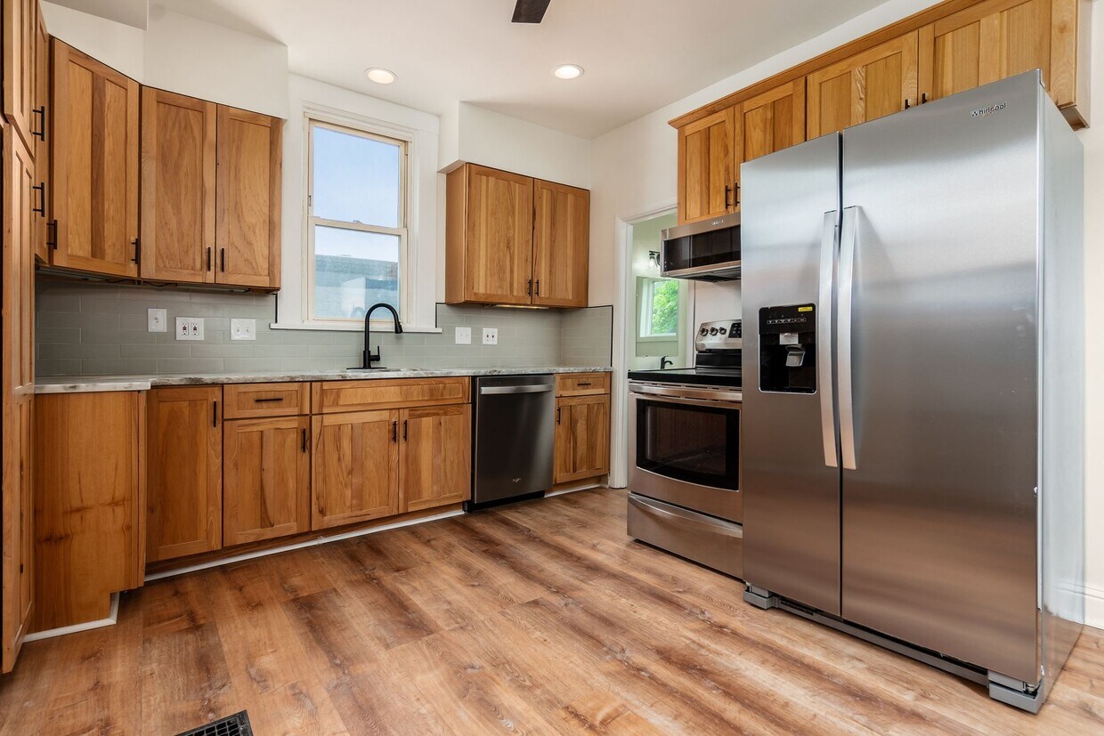 Foto principal - 479 Siebert St