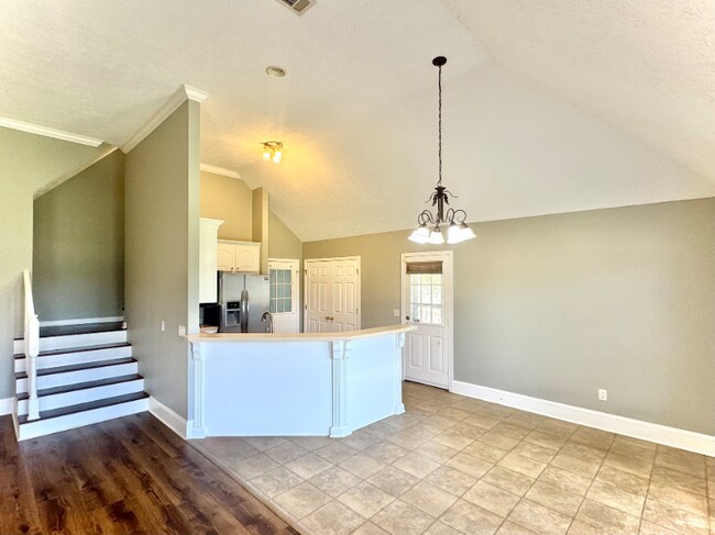 Building Photo - 54 Lawrence Rd