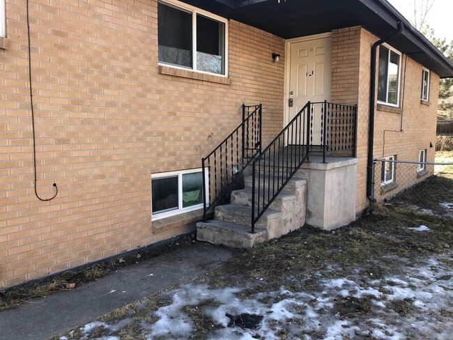 Building Photo - 2207 Reed Dr