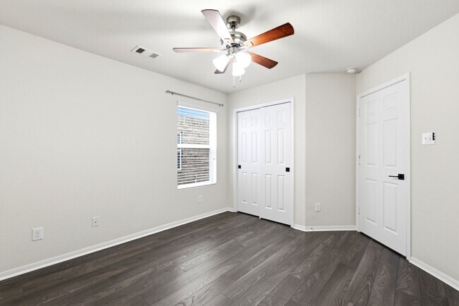 Foto del edificio - 15002 Miller Meadows Ln