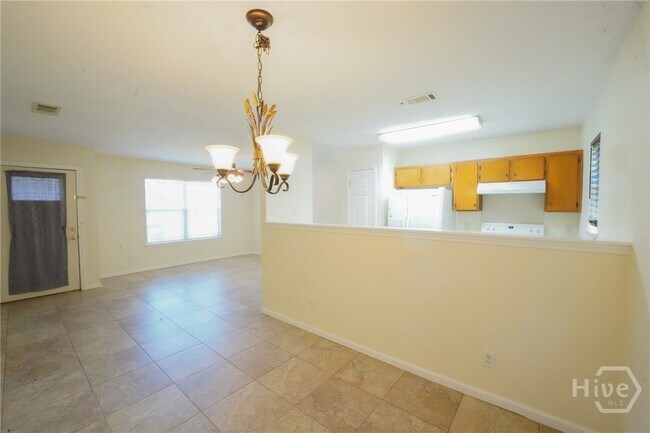 Foto del edificio - 127 Bluelake Blvd