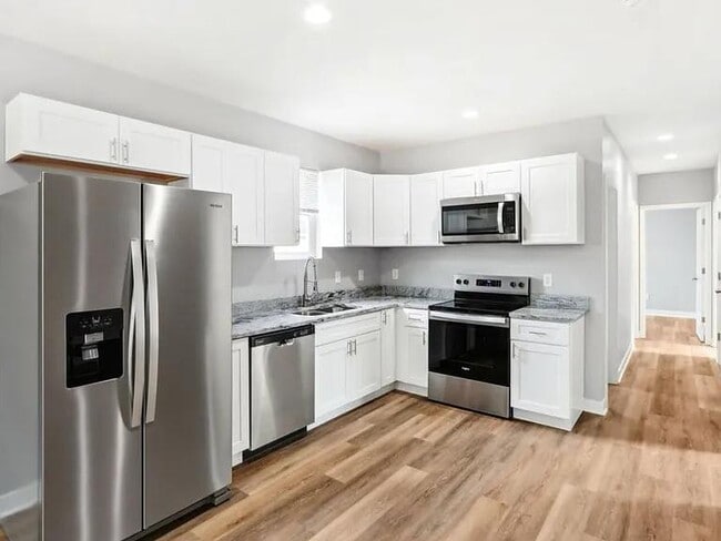 Photo - 1646 Ingram St Apartment