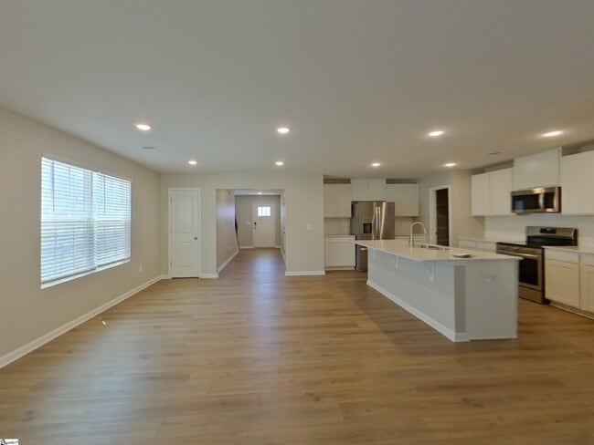 Building Photo - 575 Wooden Duck St