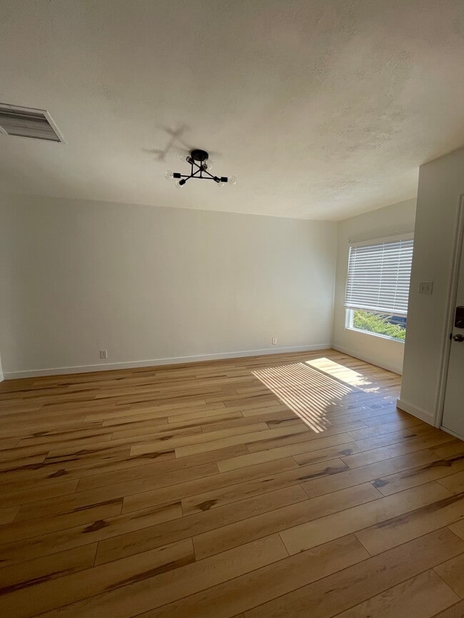Upstairs Dining Area - 1581 E Downington Ave