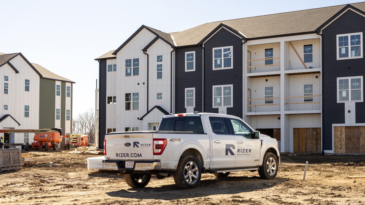 Building Photo - North Creek Apartments
