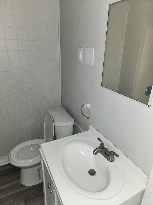 Foto del edificio - 2793 E 125th St