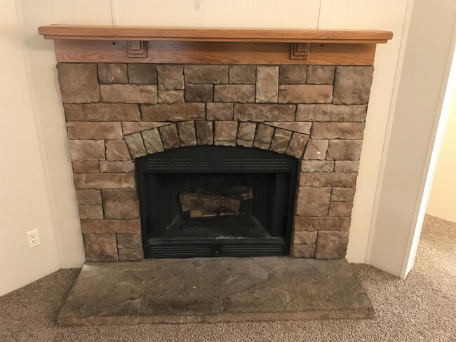 Building Photo - 2500 Redwood Cir