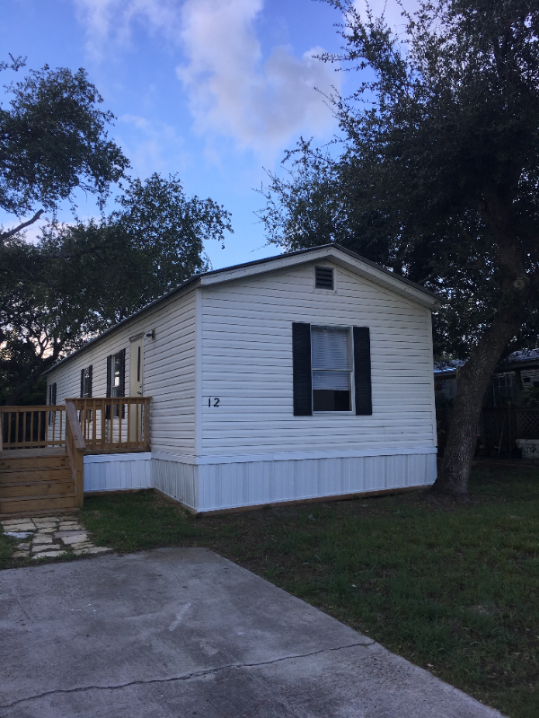 Foto principal - 1800 N Live Oak St