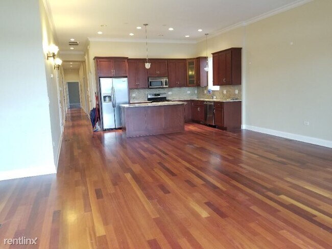 Foto del edificio - 3110 W Belmont Ave