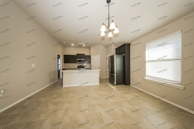 Foto del edificio - 4708 Crystal Hill Dr