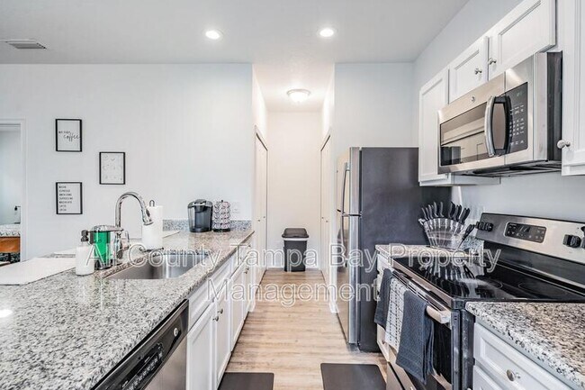 Foto del edificio - 2604 N Highland Ave