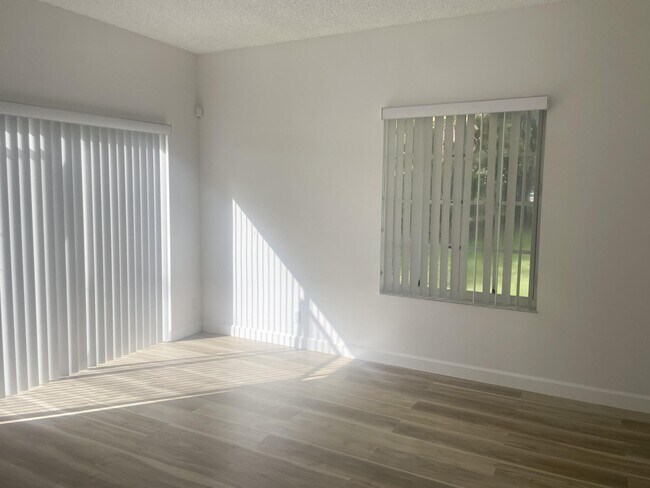 Building Photo - 9888 Kamena Cir